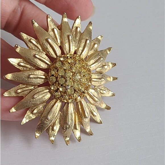 Vintage 50s Gold Tone Large Round Chunky Sun Flower Statement Brooch - Picture 9 of 10